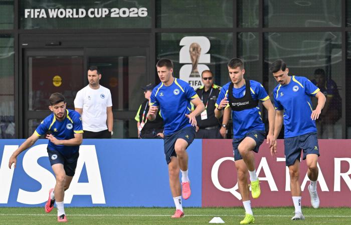 لاعبو
      ألمانيا
      يتكفلون
      بنقل
      600
      مشجع
      في
      «كأس
      العالم»
      بسبب
      ارتفاع
      التكاليف