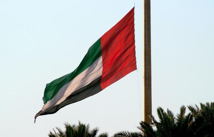 الإمارات تنفي "نقل أو تحويل أي مبالغ مالية إلى إيران"