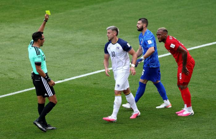 قواعد
      الإيقاف
      والانضباط
      في
      كأس
      العالم
      2026…
      هل
      تحرم
      منتخباً
      من
      التأهل؟