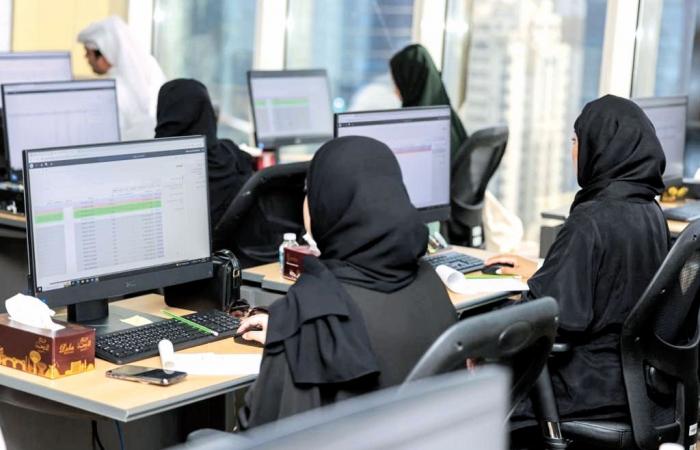 «العمل» تعزز التوطين وتوسع شراكاتها الدولية