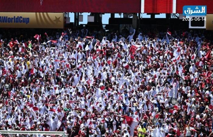 بالزي القطري.. جماهير العنابي تخطف الأنظار بالمونديال