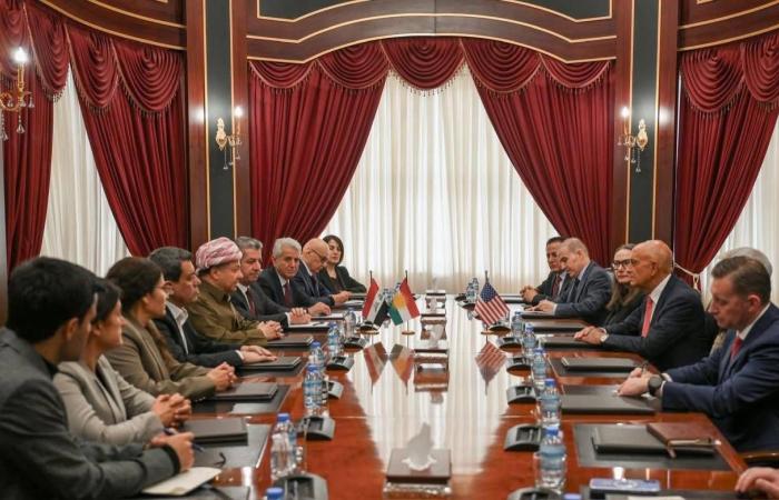 العراق
      يُسرّع
      الخطى
      لإنهاء
      ملف
      «الفصائل
      المسلحة»
      وإكمال
      التشكيلة
      الحكومية