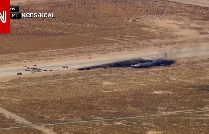 متابعة: فيديو لآثار تحطم قاذفة قنابل "بي-52" في قاعدة إدواردز الجوية بكاليفورنيا