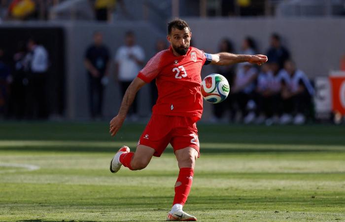 العمري
      يحرم
      الأوروغواي
      من
      رقمها
      القياسي
      في
      افتتاحيات
      المونديال