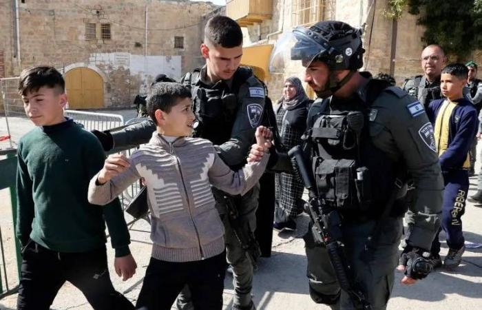 خلية
      تجسس
      بينها
      «حفار
      قبور»
      وزوجته
      عملت
      لصالح
      الأسد
      في
      إدلب