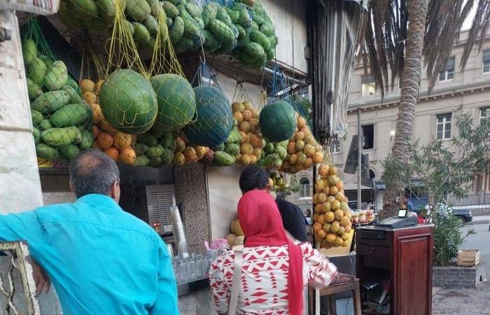 خالد
      حفتر
      يبحث
      مع
      خوري
      سبل
      توحيد
      المؤسسات
      الليبية