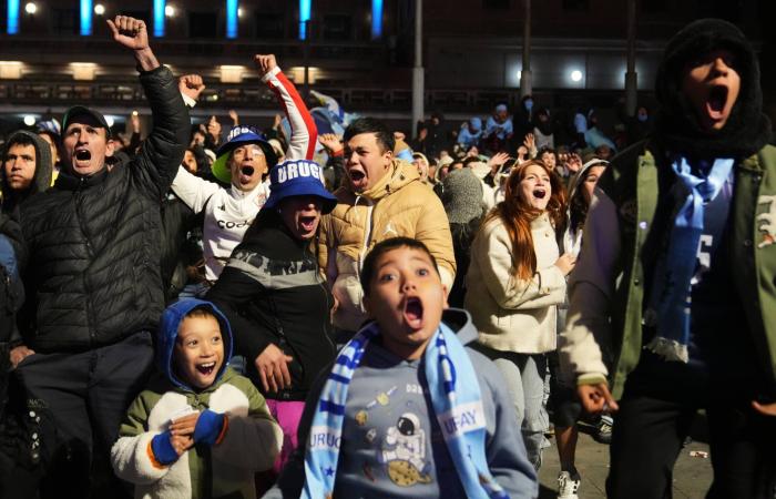 الرئيس
      التنفيذي
      للاتحاد
      الإنجليزي:
      تجديد
      عقد
      توخيل
      يبعد
      التشتيت