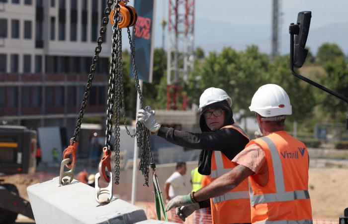 «جائزة
      إسبانيا»
      لـ«فورمولا
      1»:
      حلبة
      مدريد
      الجديدة
      ستكون
      جاهزة
      رغم
      العقبات