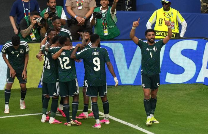 دورة
      هاله:
      فونسيكا
      يودع