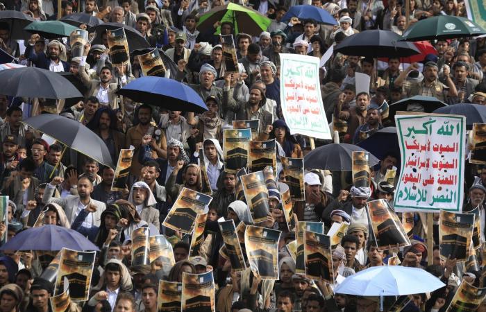 اليمن
      يطالب
      مجلس
      الأمن
      بتحديث
      قائمة
      العقوبات
      ضد
      معرقلي
      السلام