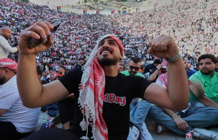 رابيو
      ينتقد
      أرضية
      ملعب
      نهائي
      المونديال:
      بدت
      كالعشب
      الصناعي