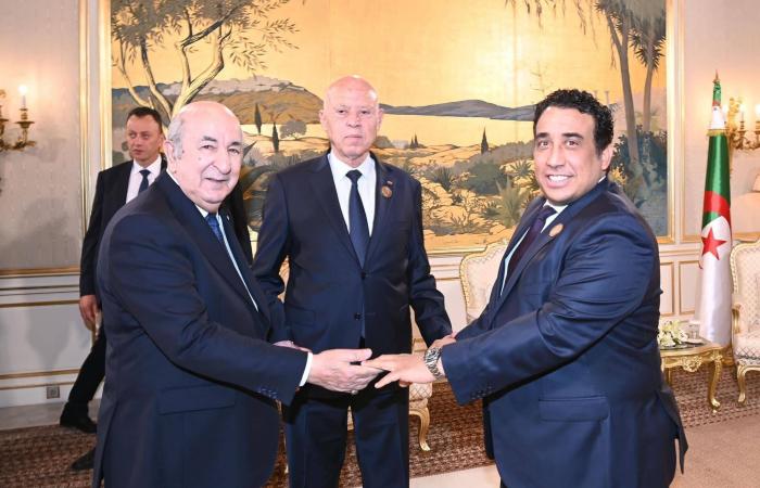 «الثلاثية
      المغاربية»
      تبحث
      تهديدات
      الإرهاب
      والجريمة
      المنظمة