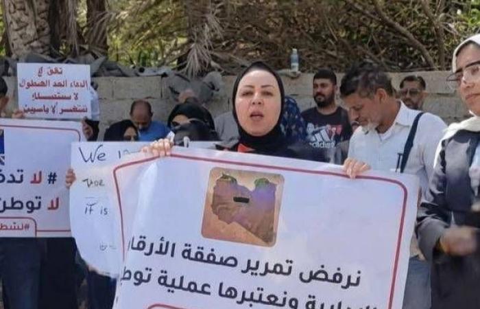 حراك
      شعبي
      ضد
      «توطين
      المهاجرين»
      يثير
      غضب
      «طوارق
      ليبيا»