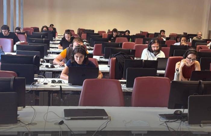 اختبار
      «همزة»...
      مبادرة
      سعودية
      تجول
      العالم
      لتعزيز
      مكانة
      اللغة
      العربية
