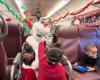 يحافظون على التقليد.. قطار سانتا يملأ قلوب 300 طفل سحرًا وبهجة