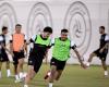 فريق
      سيدات
      الهلال
      بطلا
      للدوري
      السعودي
      للريشة
      الطائرة