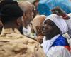 الحجاج
      يبدأون
      رمي
      الجمرات
      في
      أول
      أيام
      التشريق