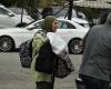بين
      حقيبة
      النزوح
      ومفتاح
      المنزل...
      كيف
      غيّر
      تهديد
      الضاحية
      حياة
      اللبنانيين؟