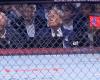 متابعة: شاهد كيف تابع ترامب نزالات بطولة UFC من مقعده بجانب الحلبة بالبيت الأبيض
